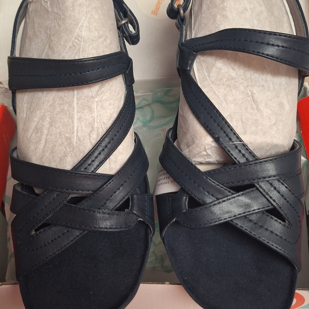 Sandles - Picture 2 of 4